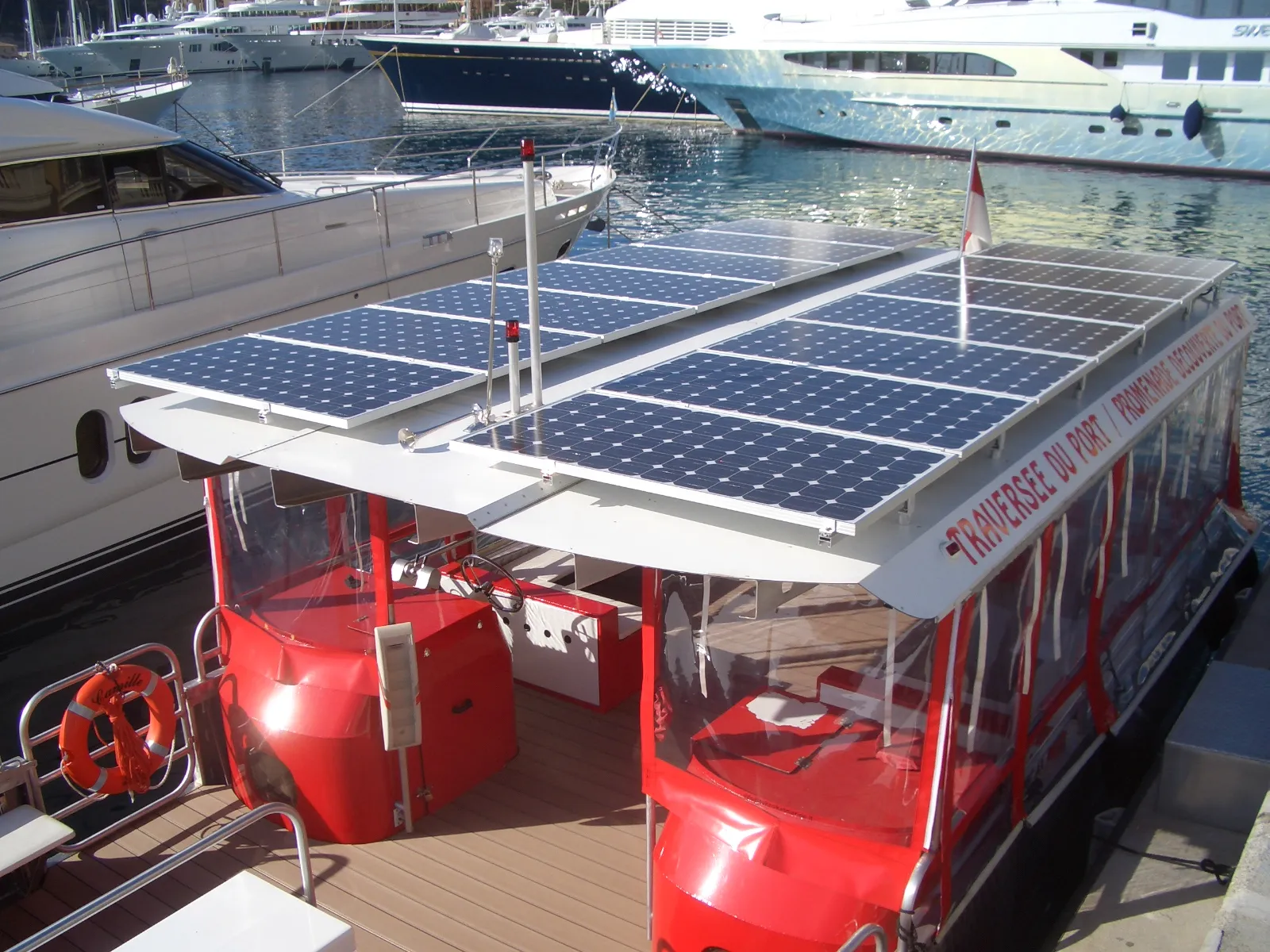 Le Bateau-Bus électro-solaire de Monaco : Un Service Écologique et Innovant